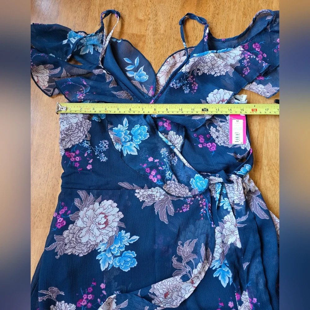 🆕️ Xhilaration Cold Shoulder Faux Wrap Floral Blue Ruffle Dress Size M - Picture 10 of 12
